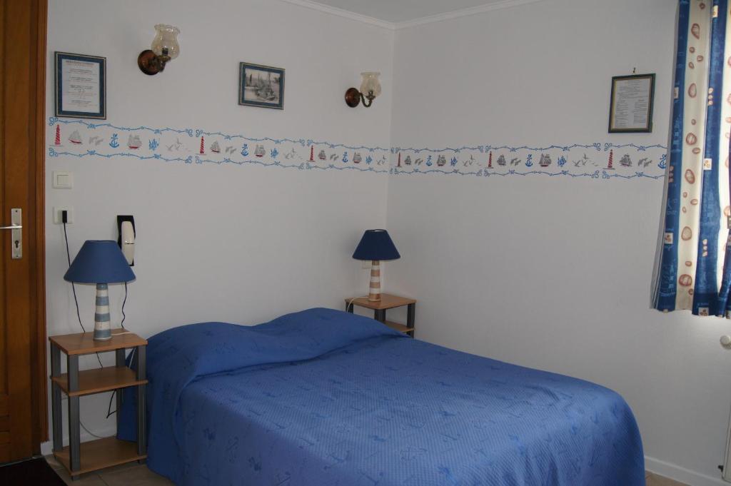 Aux Trois Jean Hotel Крот Стая снимка