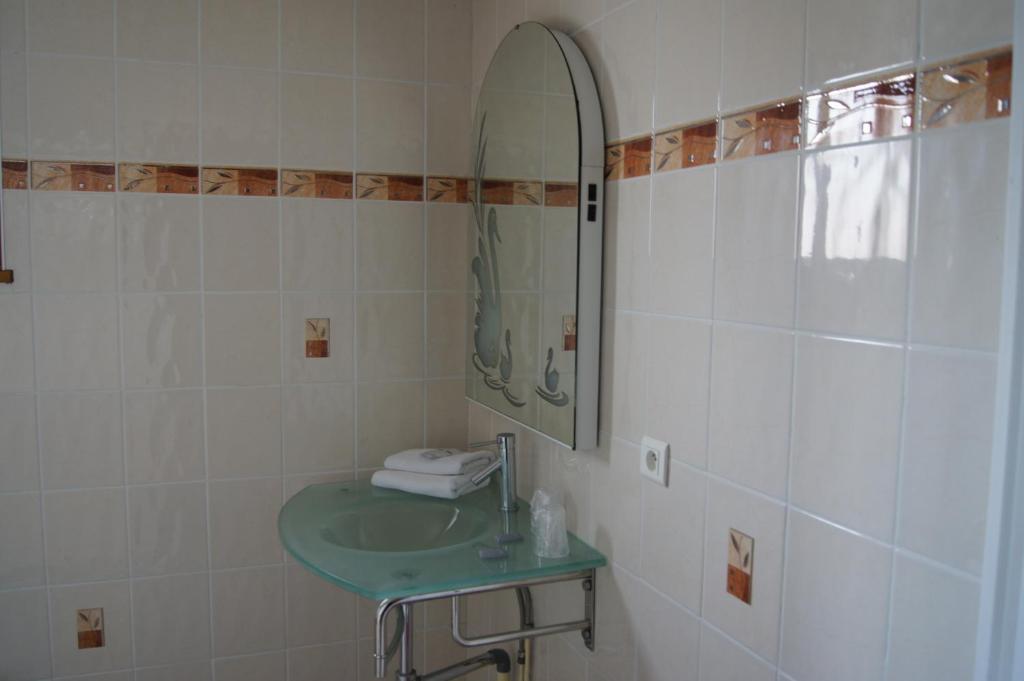 Aux Trois Jean Hotel Крот Стая снимка