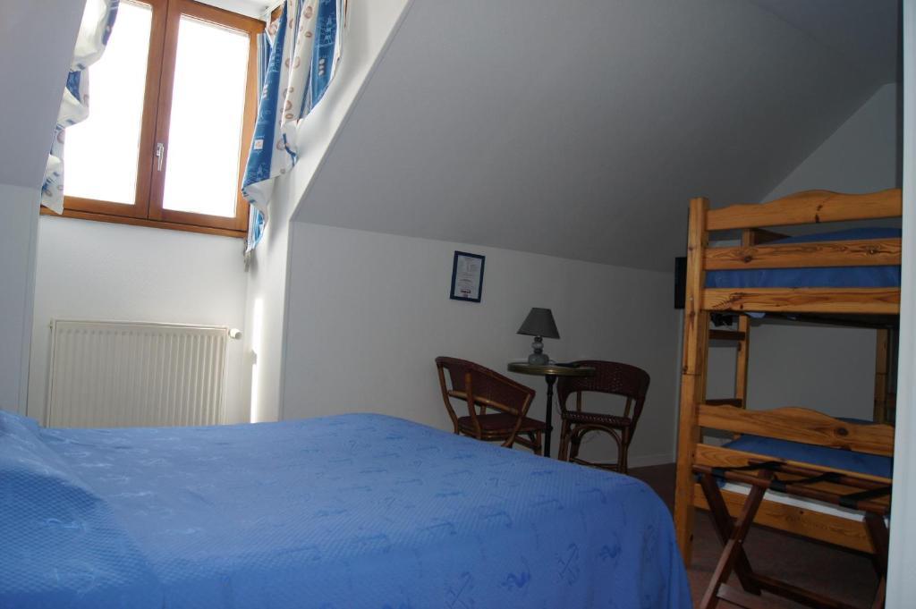Aux Trois Jean Hotel Крот Стая снимка