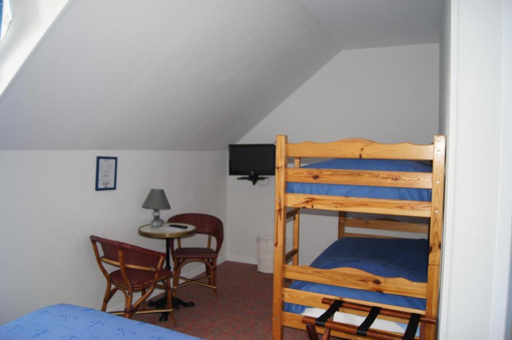 Aux Trois Jean Hotel Крот Стая снимка
