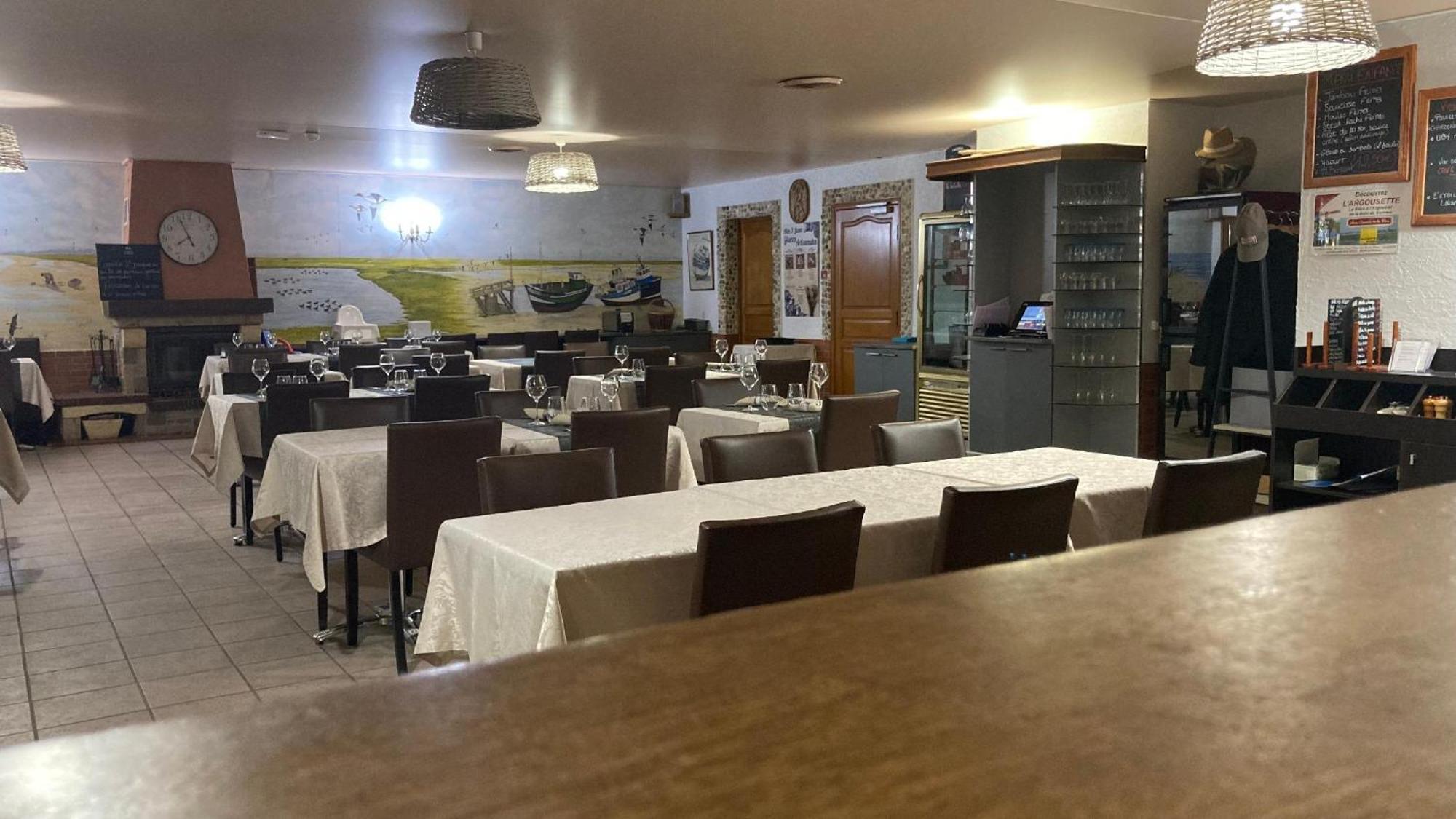 Aux Trois Jean Hotel Крот Екстериор снимка