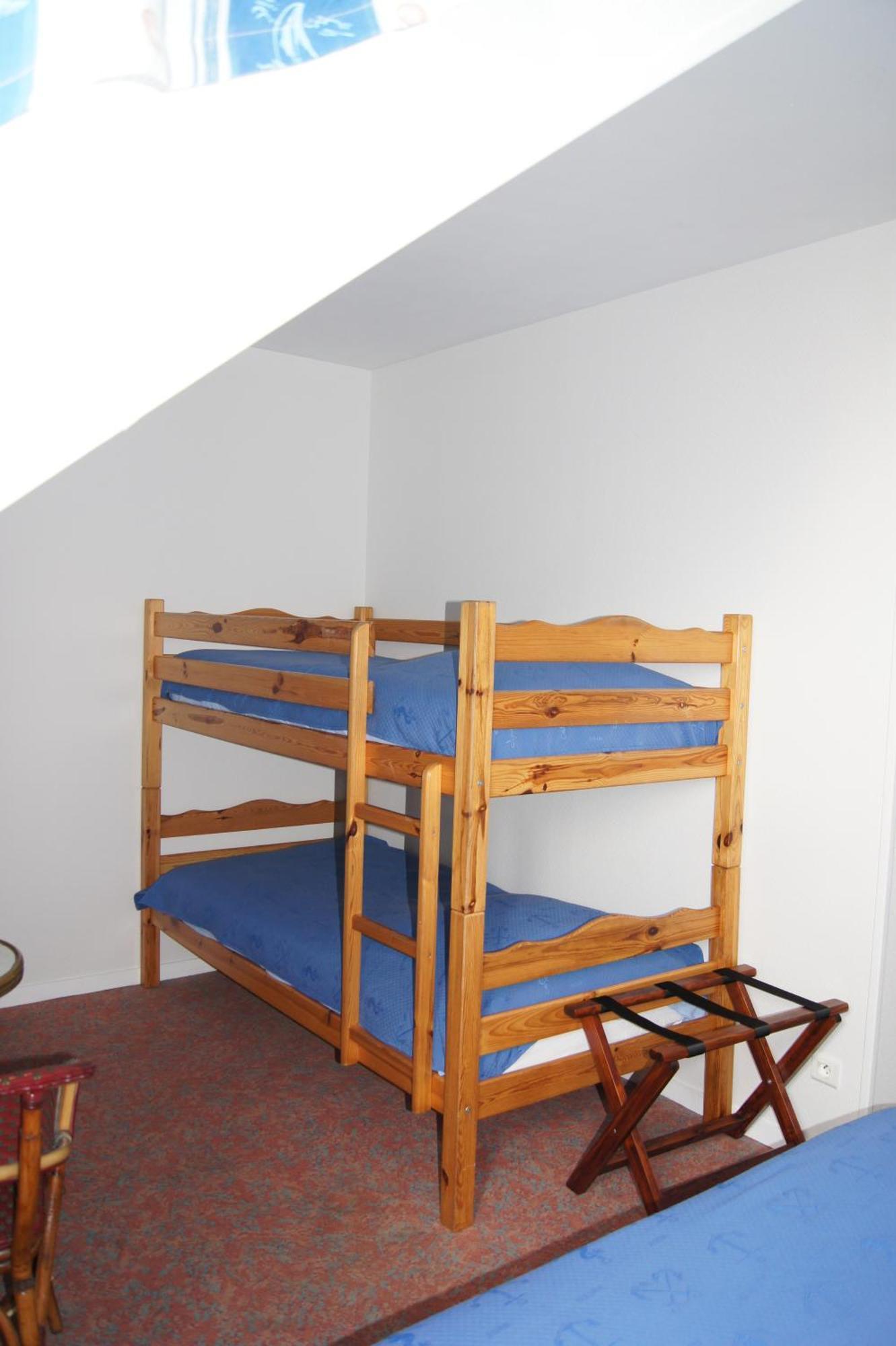 Aux Trois Jean Hotel Крот Екстериор снимка