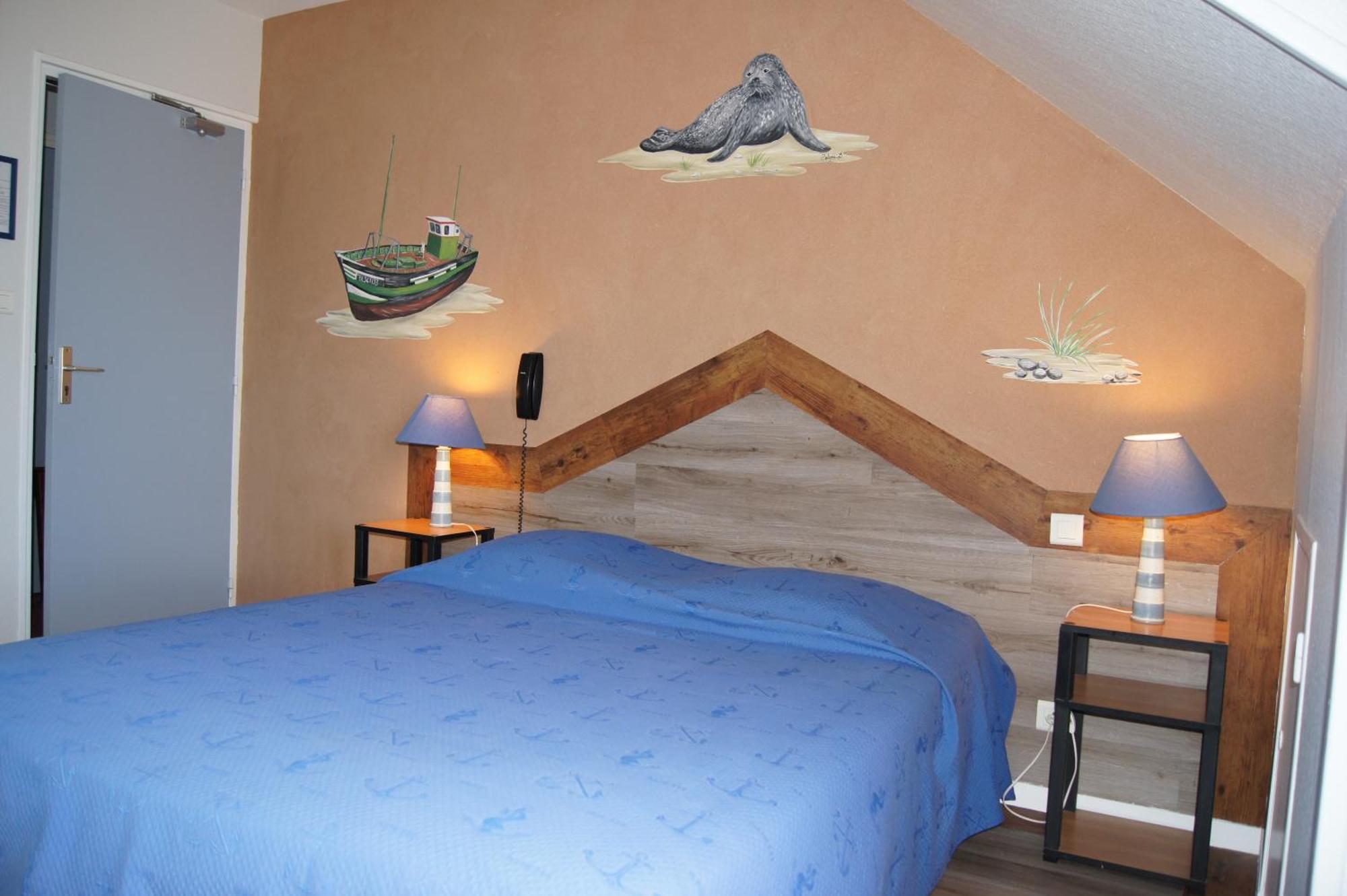 Aux Trois Jean Hotel Крот Екстериор снимка